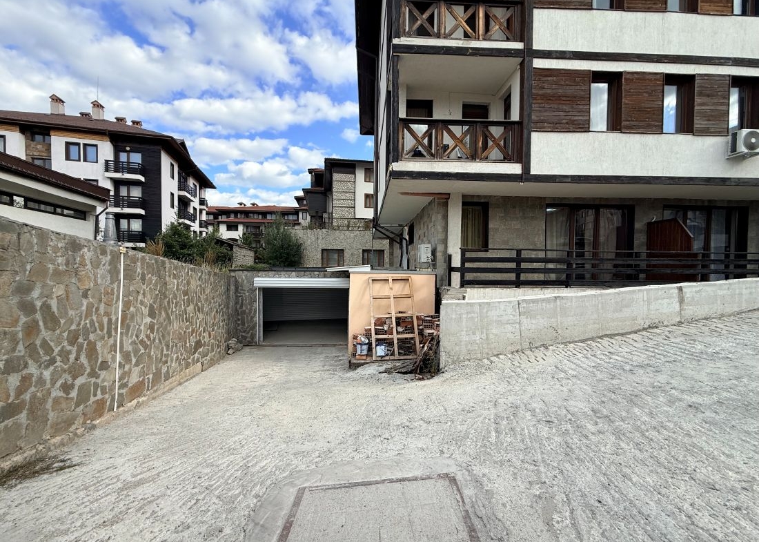 underground-garage-bansko-gondola-lift 3