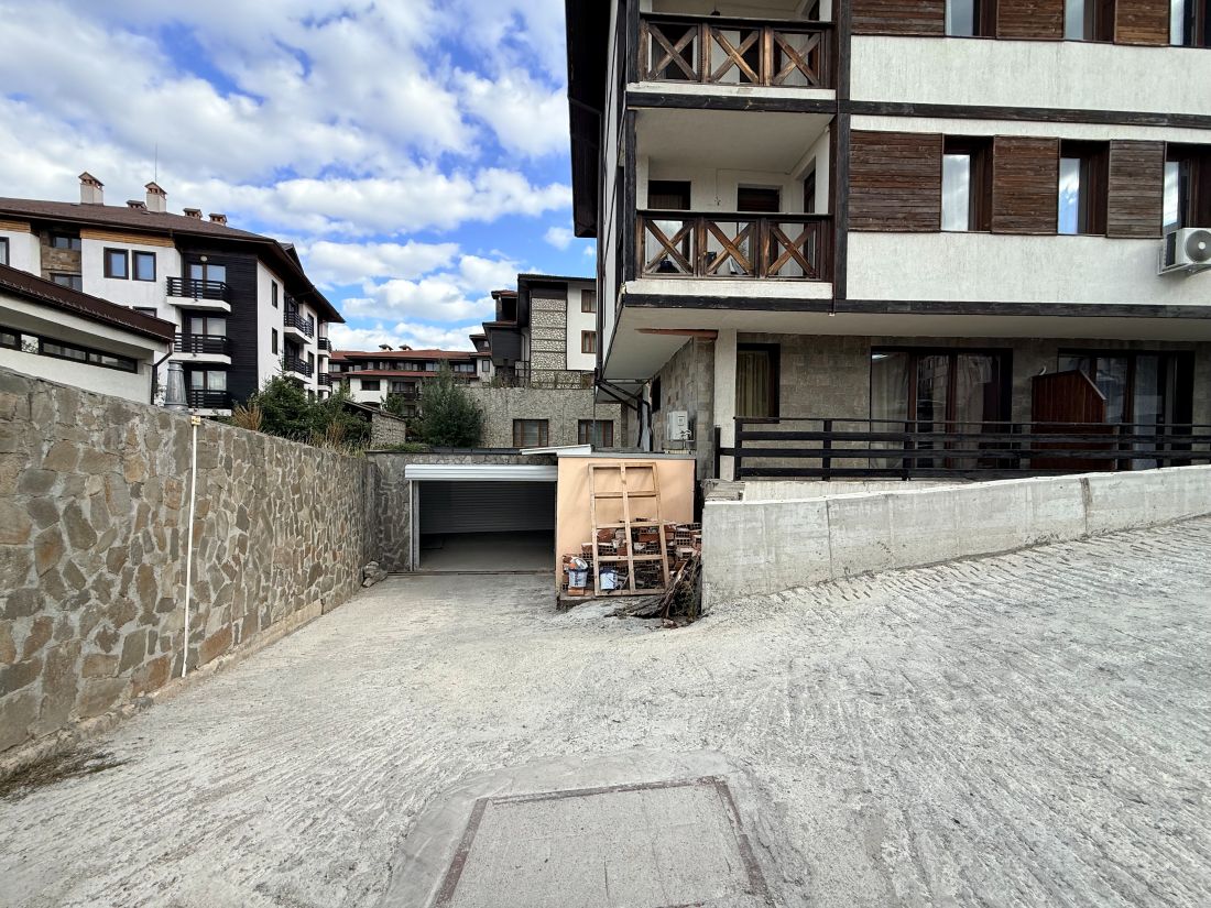 underground-garage-bansko-gondola-lift 3