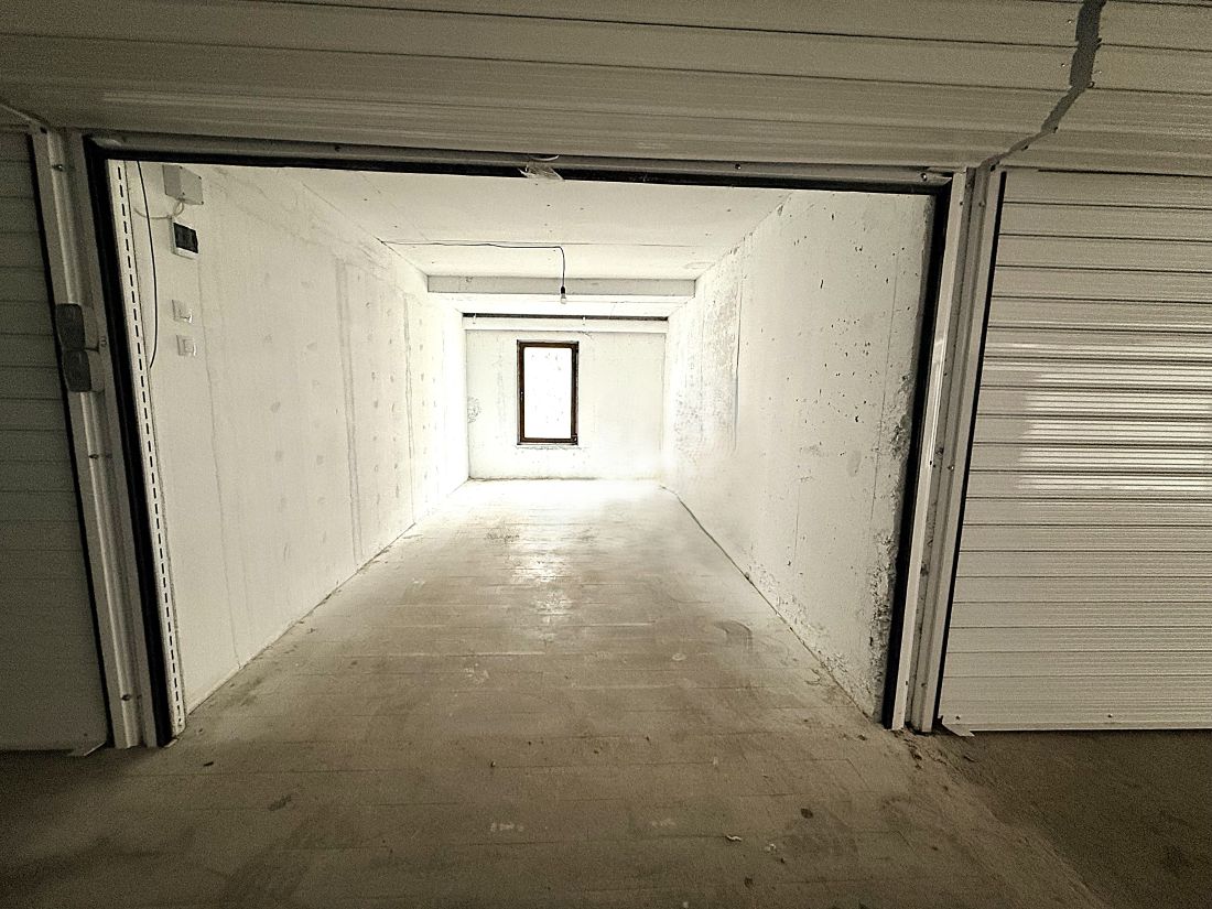 underground-garage-bansko-gondola-lift