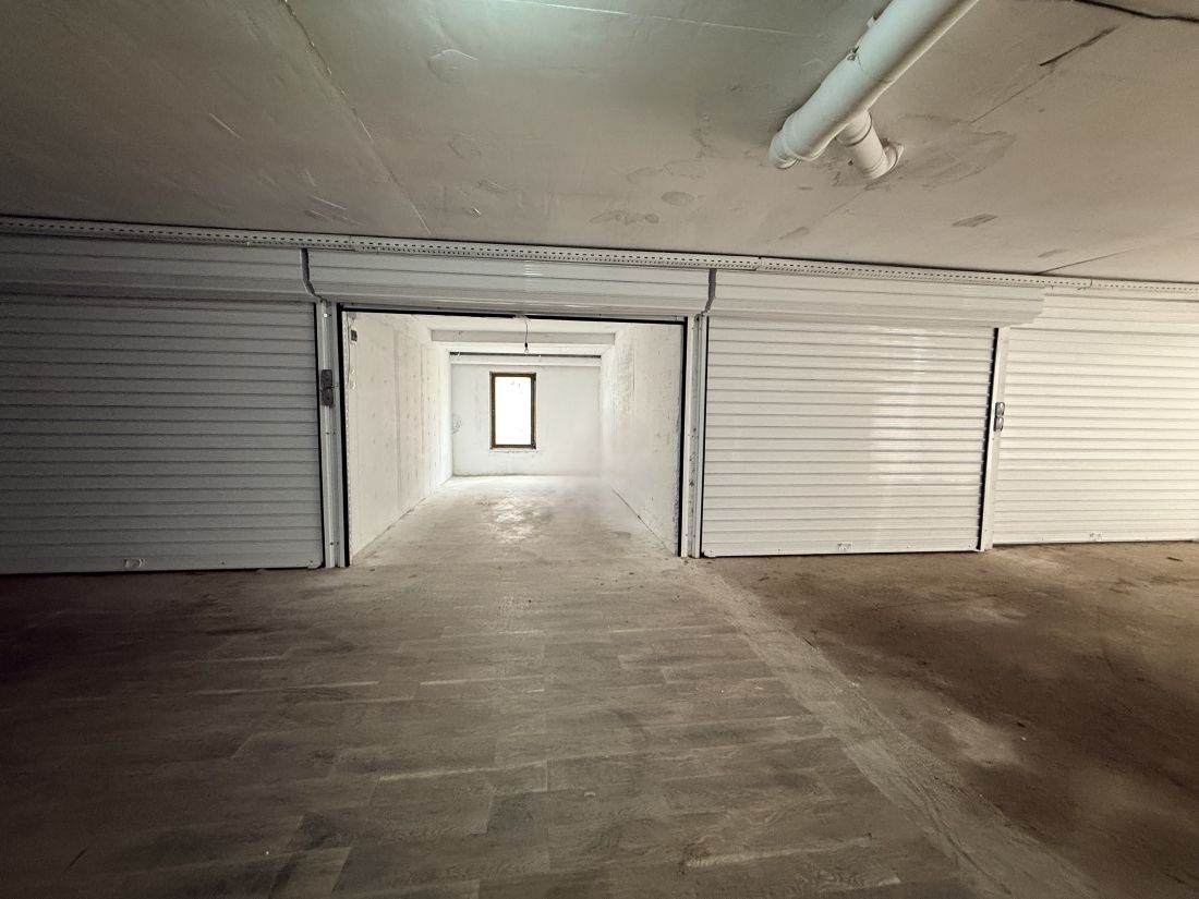 underground-garage-bansko-gondola-lift
