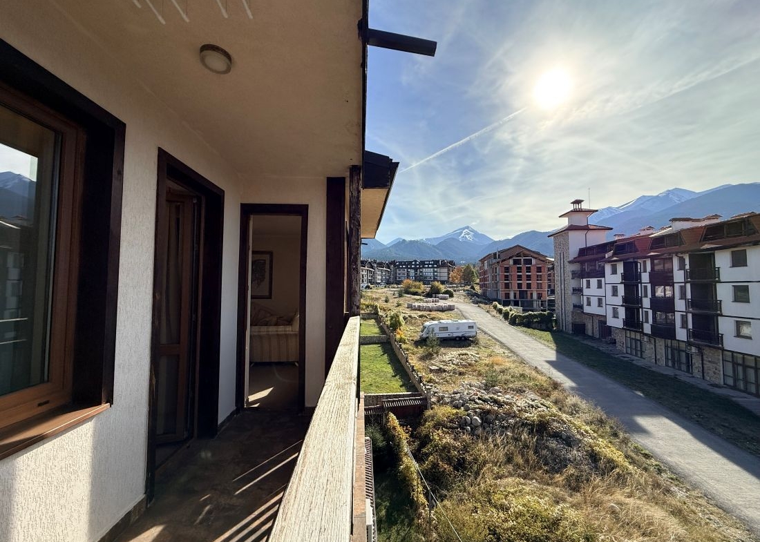 Balcony view of Todorka peak and the Pirin mountains, Downtown Bansko