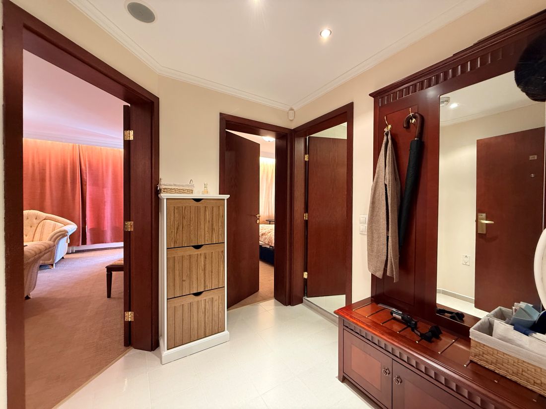 One bedroom apartment in Downtown Complex Bansko for sale with mountain view