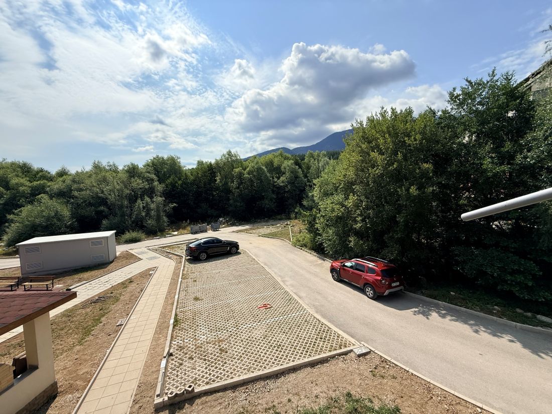 Park Lane Bansko furnished apartment balcony view