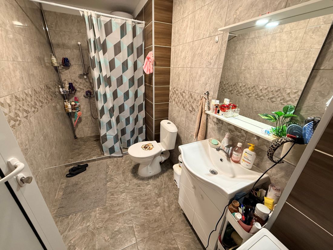 Park Lane Bansko furnished apartment bathroom
