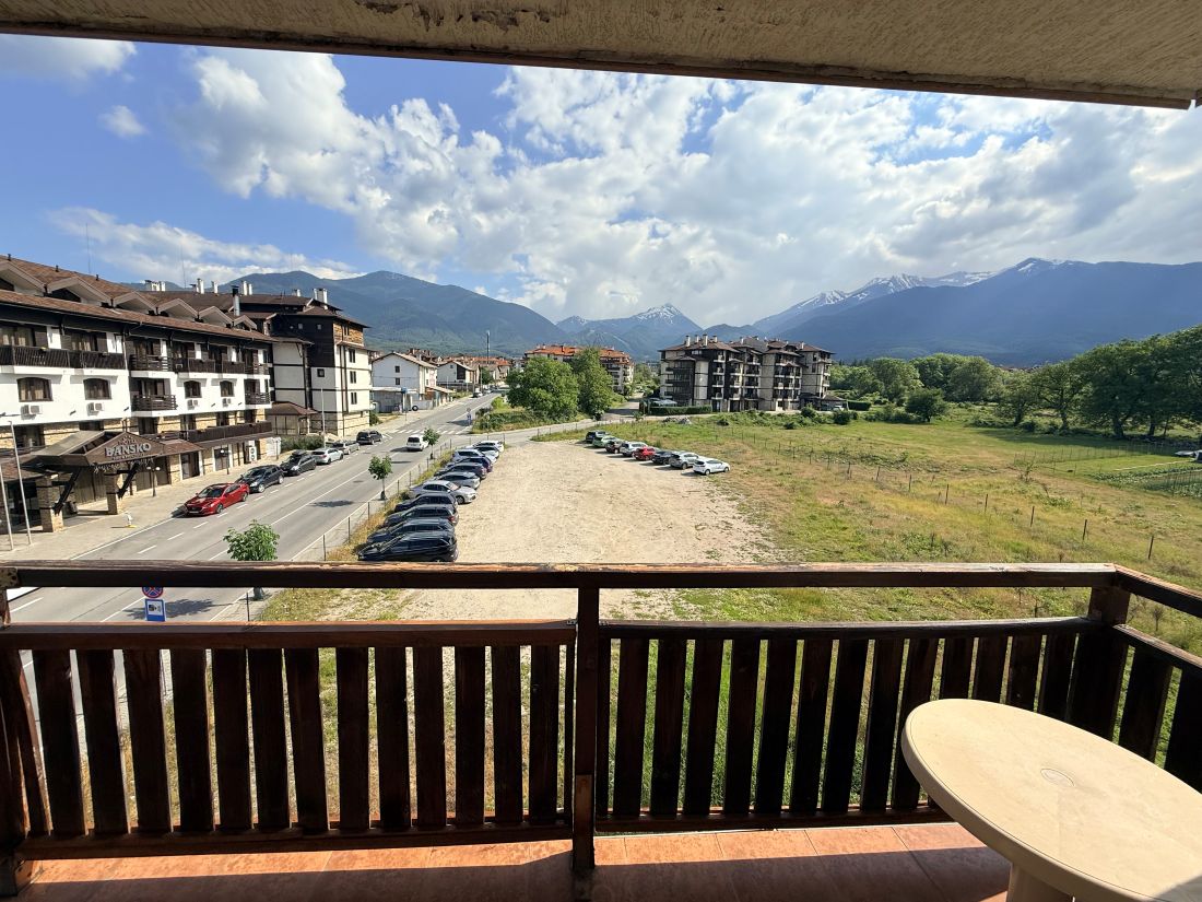 Four Leaf Clover Bansko studio, living area and kitchenette with Pirin mountain view