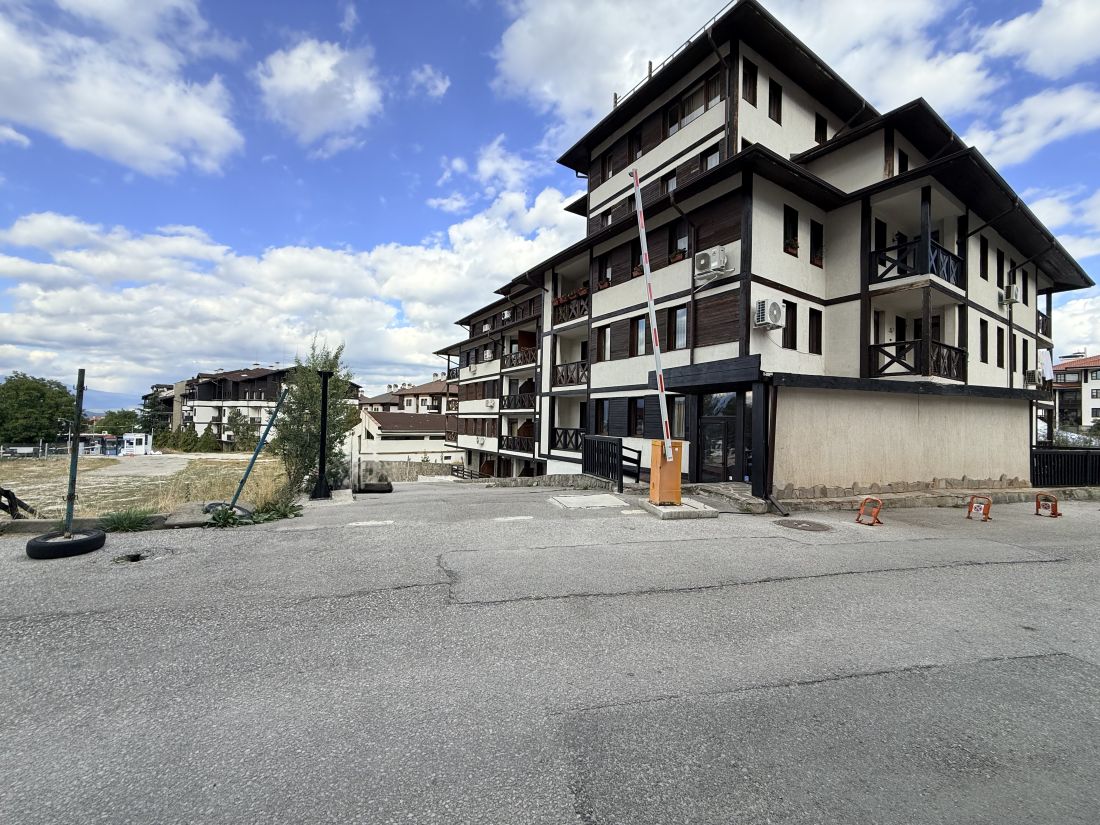 underground-garage-bansko-gondola-lift