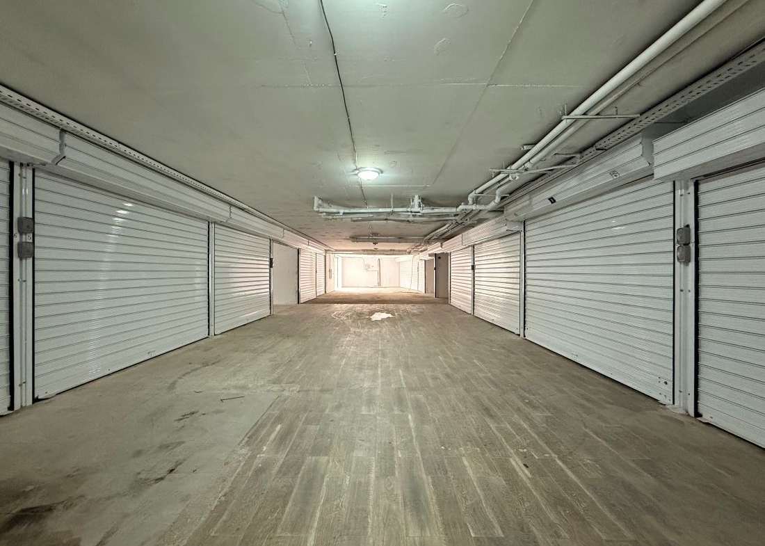 underground-garage-bansko-gondola-lift