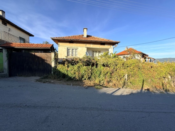 House for sale in Kremen, detached two-storey village house, Bansko municipality