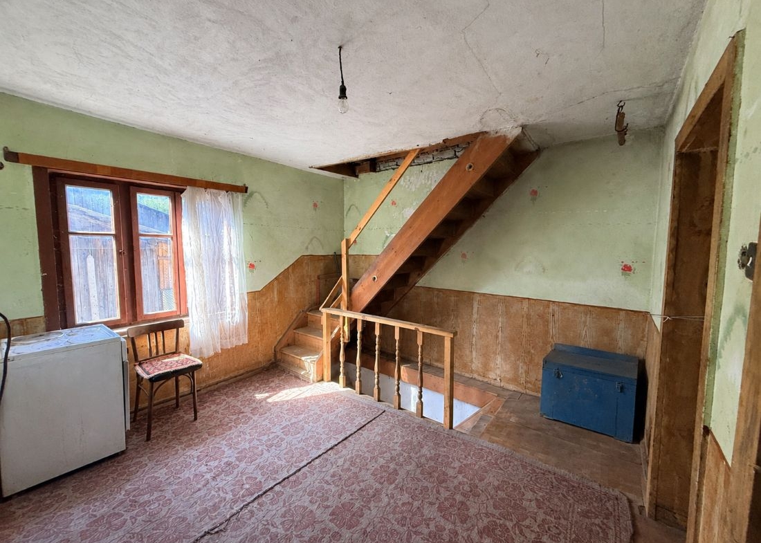 House for sale in Kremen, Bansko municipality – two-storey village house e