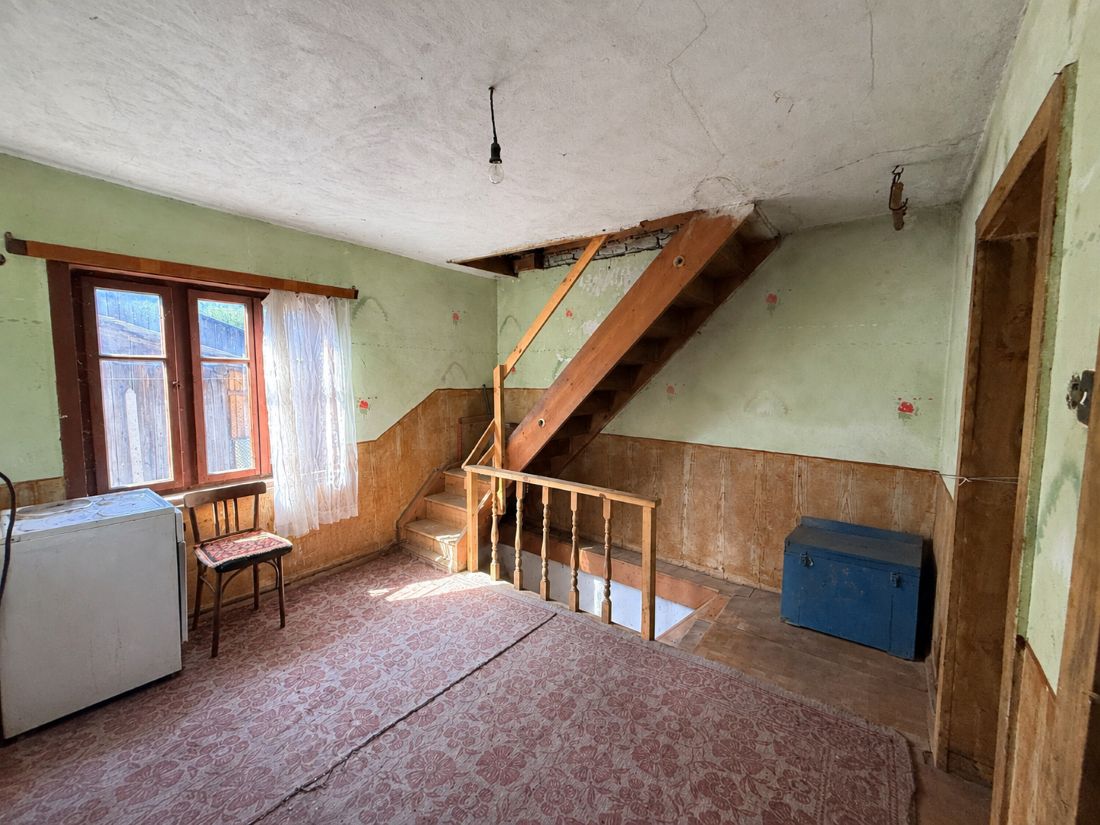 House for sale in Kremen, Bansko municipality – two-storey village house e